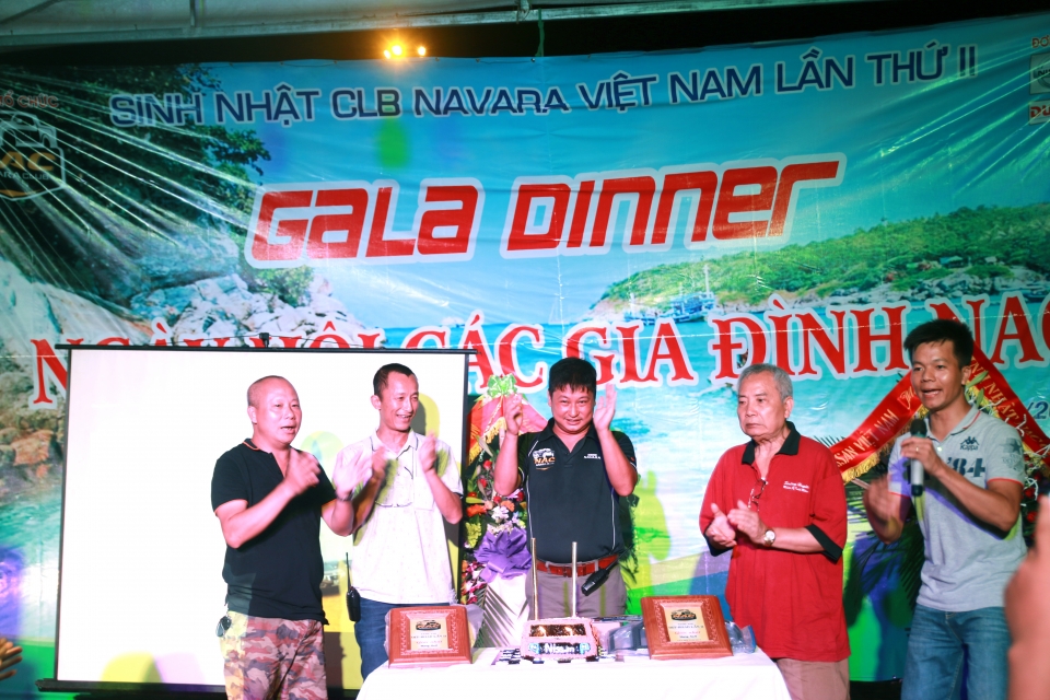 cau lac bo nissan navara chao mung sinh nhat lan thu 2