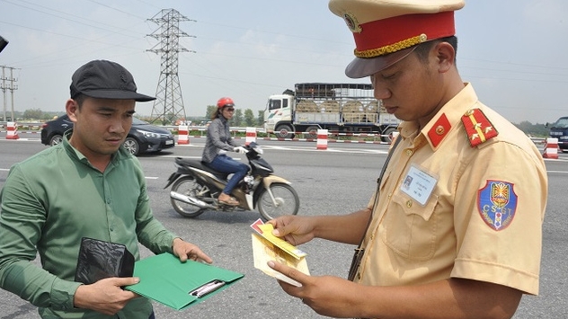 Tăng mức phạt vi phạm giao thông từ 1/8?