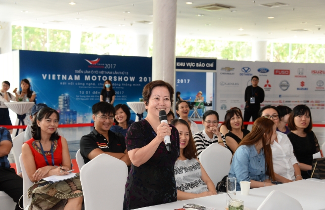 vms 2017 diem danh nhung cong nghe o to lam hai long phai dep