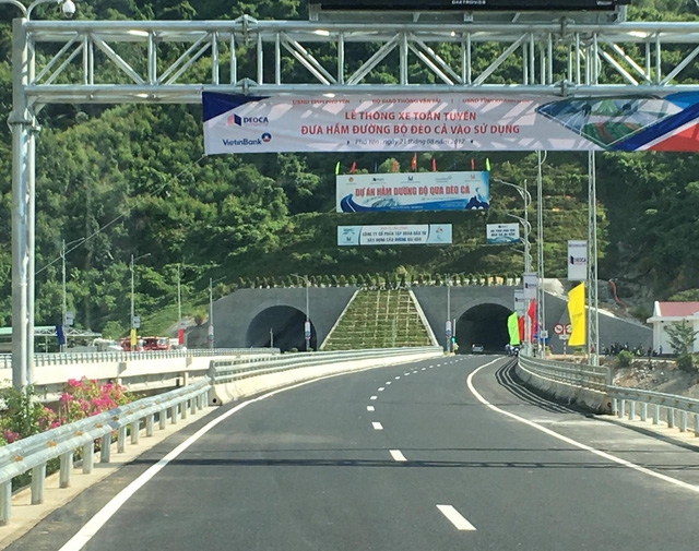 Chính thức thông xe hầm đường bộ hiện đại nhất Việt Nam chinh thuc thong xe ham duong bo hien dai nhat viet nam