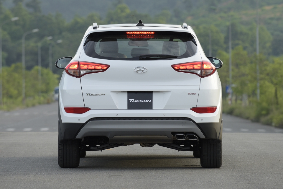 nhieu mau xe hyundai e am sau tet