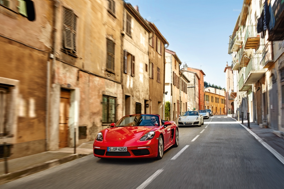 Mua Porsche Cayenne và nhận cơ hội du ngoạn Italy mua porsche cayenne va nhan co hoi du ngoan italy