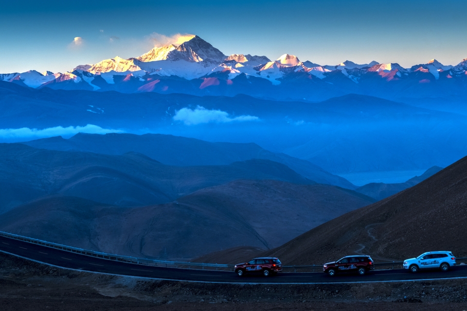 hanh trinh chinh phuc noc nha the gioi cung ford everest