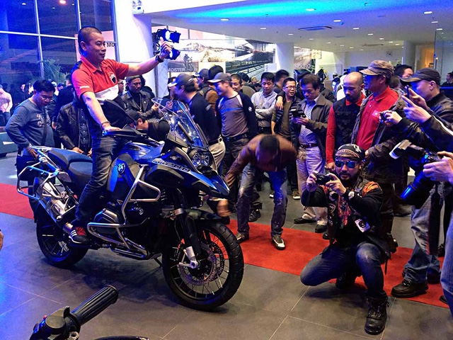 Triệu hồi toàn bộ xe BMW R 1200 GS tại Việt Nam trieu hoi toan bo xe bmw r 1200 gs tai viet nam