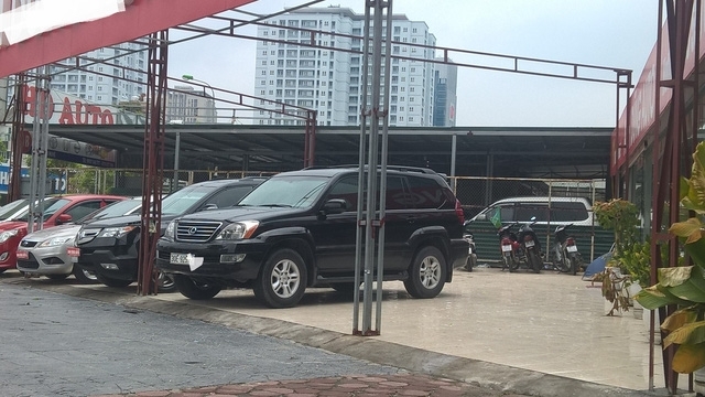 Thị trường ô tô "tháng cô hồn": Dân bán xe  "ngồi chơi xơi nước"