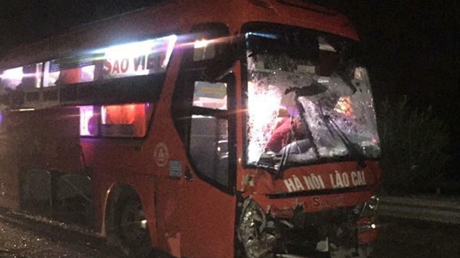 Cao tốc Nội Bài - Lào Cai: Ba xe khách đâm liên hoàn, 10 người bị thương