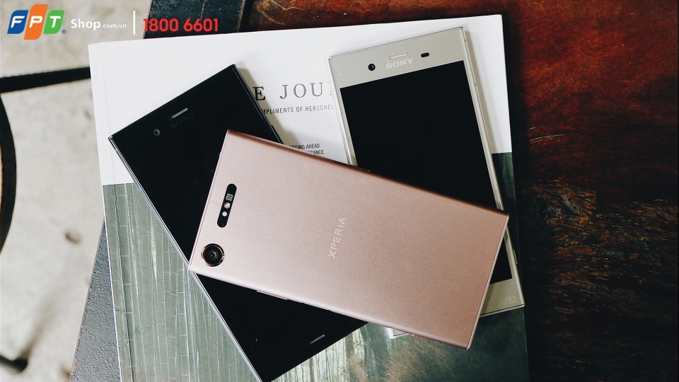 FPT Shop tặng quà công nghệ cực "chất" cho khách đặt trước Sony Xperia XZ1