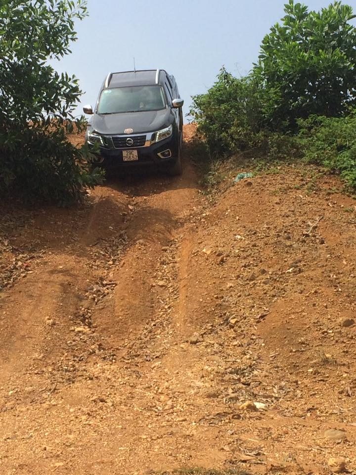 Đại gia đình Navara: Cùng chung đam mê chinh phục mọi địa hình dai gia dinh navara cung chung dam me chinh phuc moi dia hinh