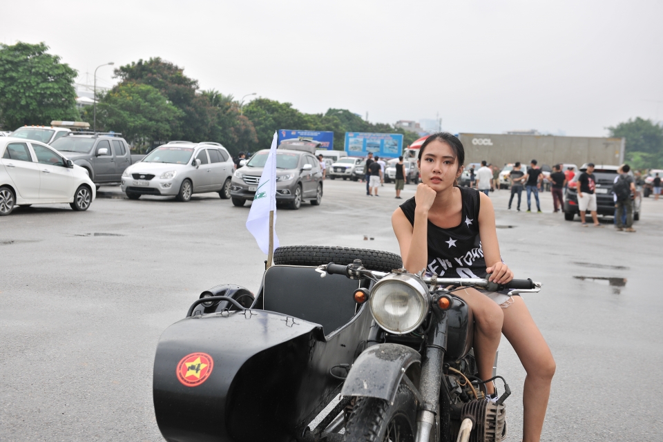 voc 2017 rang ro nhung bong hong giua chao lua