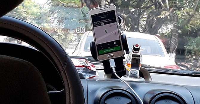Taxi truyền thống đề xuất cấm đường với Uber, Grab taxi truyen thong de xuat cam duong voi uber grab