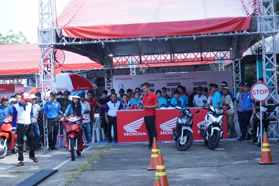 “Honda – trọn niềm tin” đón hơn 23.000 lượt khách trong tháng 9 honda tron niem tin don hon 23000 luot khach trong thang 9