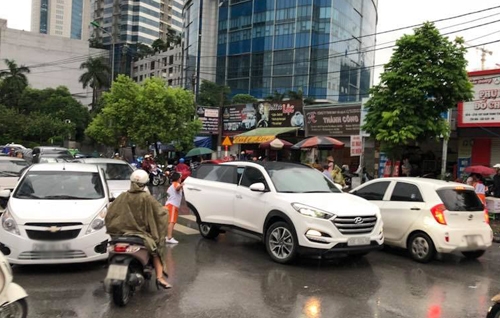 van hoa giao thong toi te o cong truong nguoi viet muon day gi cho con tre