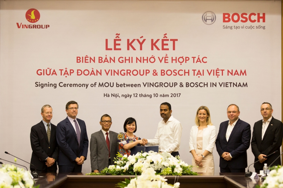 Vingroup và Bosch ký biên bản hợp tác sản xuất ô tô, xe máy điện vingroup va bosch ky bien ban hop tac san xuat o to xe may dien