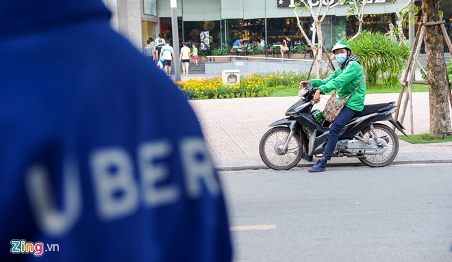 Hà Nội yêu cầu Uber, Grab công khai số lượng xe và doanh thu ha noi yeu cau uber grab cong khai so luong xe va doanh thu