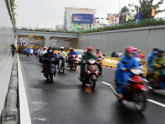 Đà Nẵng: Hầm chui phục vụ APEC về đích, công nhân được thưởng nóng 200 triệu da nang ham chui phuc vu apec ve dich cong nhan duoc thuong nong 200 trieu