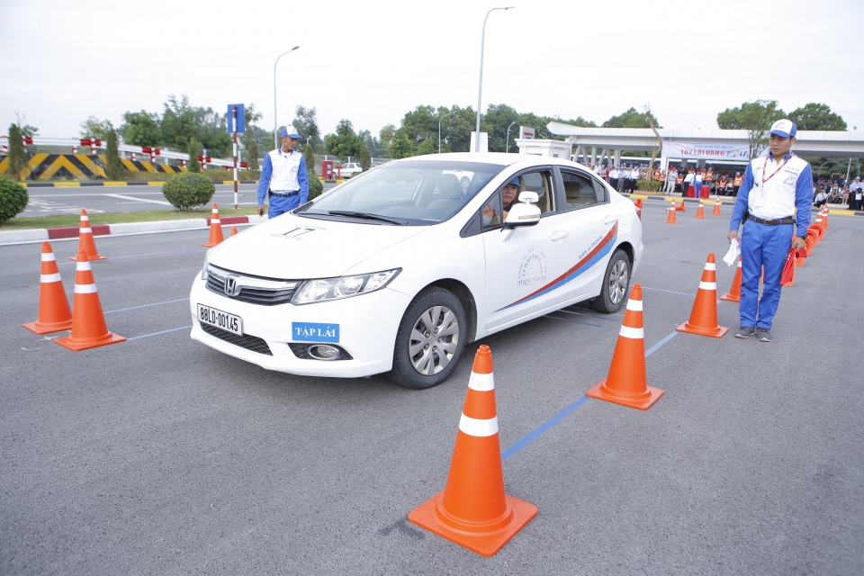 Các chương trình nổi bật ở sinh nhật Otofun 13 cac chuong trinh noi bat o sinh nhat otofun 13