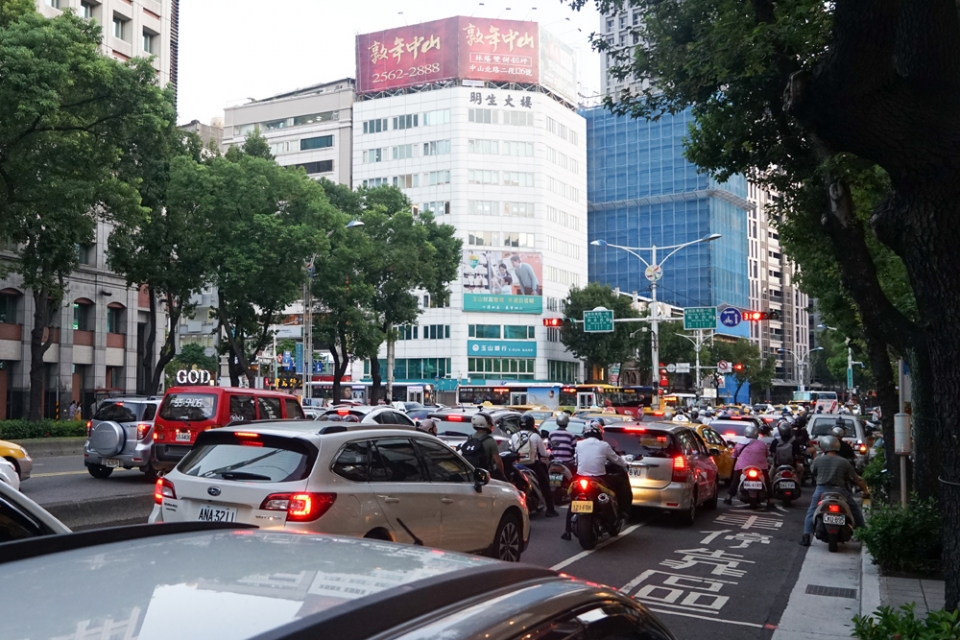 Đô thị không tắc đường: Bí quyết ở đâu? do thi khong tac duong bi quyet o dau