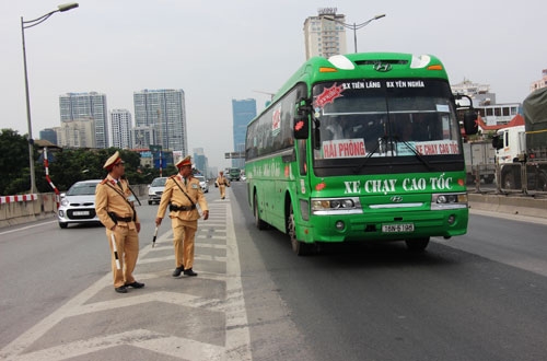 Người dân có thể được trả đến 5 triệu đồng khi cung cấp thông tin về vi phạm giao thông Người dân có thể được trả đến 5 triệu đồng khi cung cấp thông tin về vi phạm giao thông
