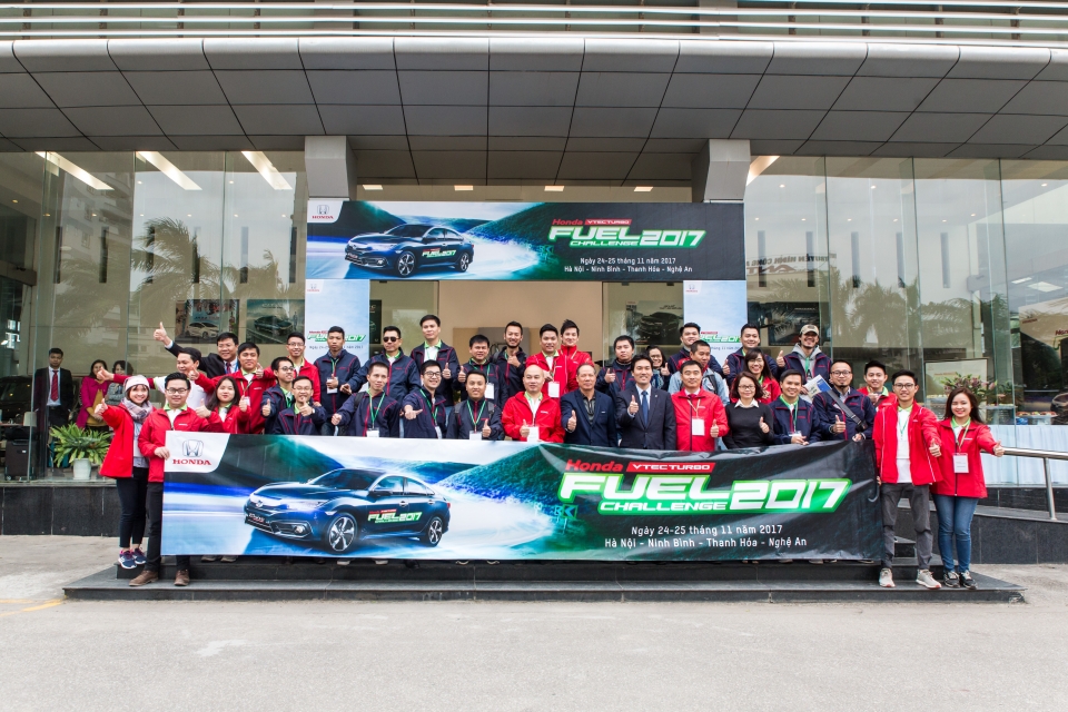 Ấn tượng với mức tiêu thụ nhiên liệu của Honda Civic: chỉ 4,5L/100km an tuong voi muc tieu thu nhien lieu cua honda civic chi 45l100km
