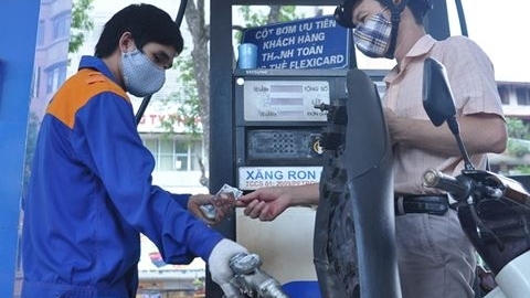 Giữ nguyên giá xăng, tăng giá dầu diesel ở kỳ điều chỉnh ngày 5/12