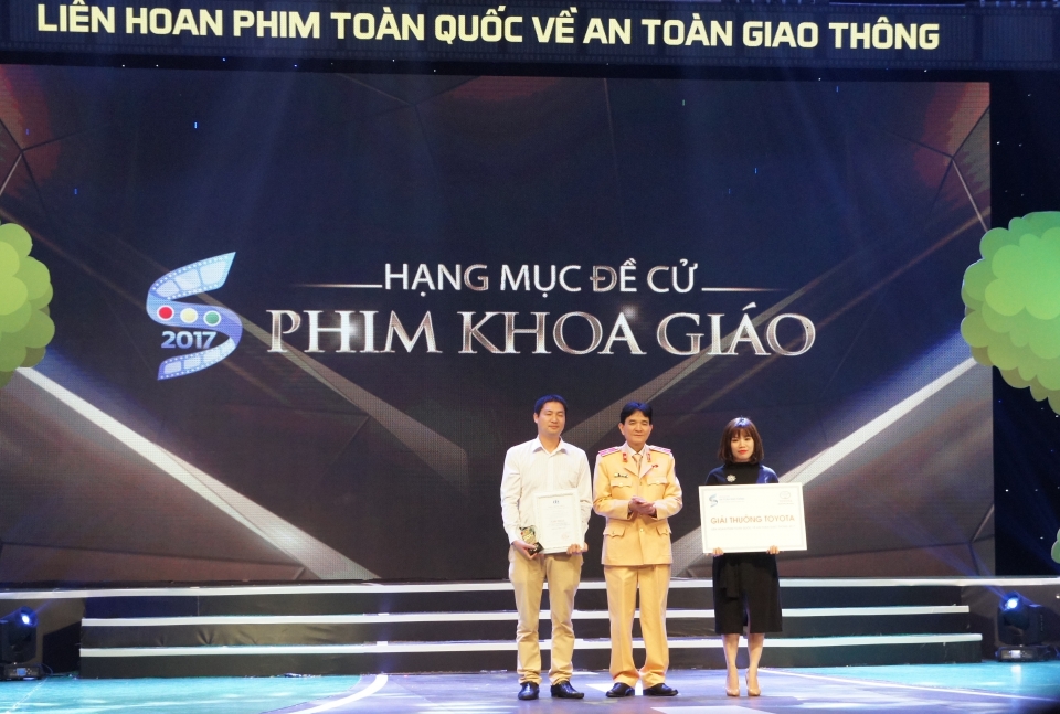 Liên hoan phim về an toàn giao thông toàn quốc 2017 đã tìm ra gương mặt thắng cuộc lien hoan phim ve an toan giao thong toan quoc 2017 da tim ra guong mat thang cuoc