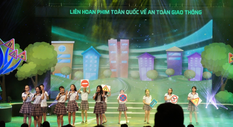 Liên hoan phim về an toàn giao thông toàn quốc 2017 đã tìm ra gương mặt thắng cuộc lien hoan phim ve an toan giao thong toan quoc 2017 da tim ra guong mat thang cuoc