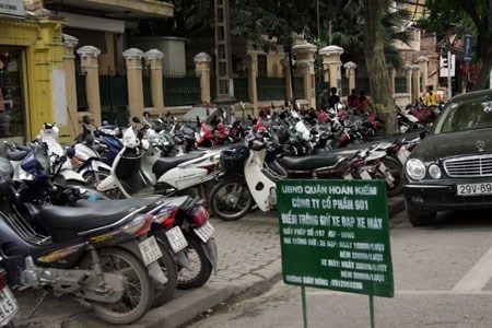 Hà Nội chính thức tăng mạnh giá trông giữ xe máy, ô tô ha noi chinh thuc tang manh gia trong giu xe may o to