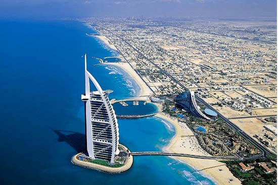 Dubai xa hoa nhìn từ trên cao.