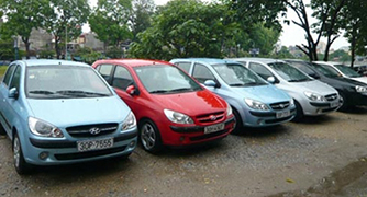 Chật vật thuê xe tự lái ngắn ngày dịp Tết
