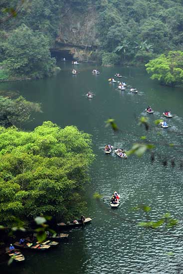Những người lái đò ở Tràng An