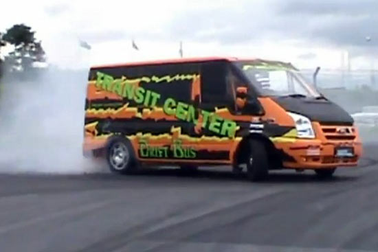 Về lý thuyết, xe nào cũng có thể drift.