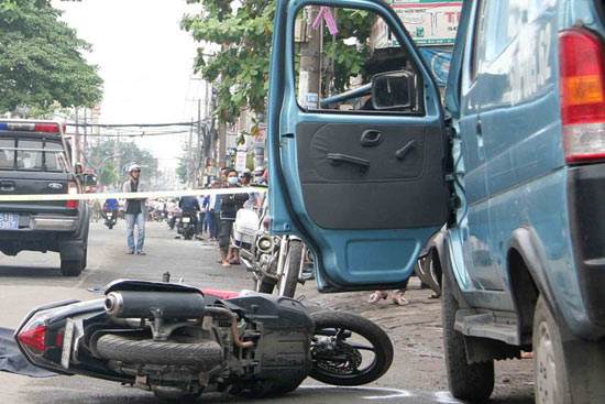 Việc mở cửa xe sai quy định là nguyên nhân của không ít vụ tai nạn giao thông.