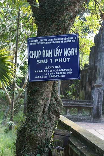 Chụp h&igrave;nh cưỡng bức- một loại h&igrave;nh dịch vụ du lịch "đặc sản" Ninh B&igrave;nh?
