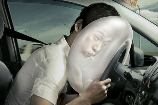 T&uacute;i kh&iacute; bung ra với tốc độ cực nhanh.