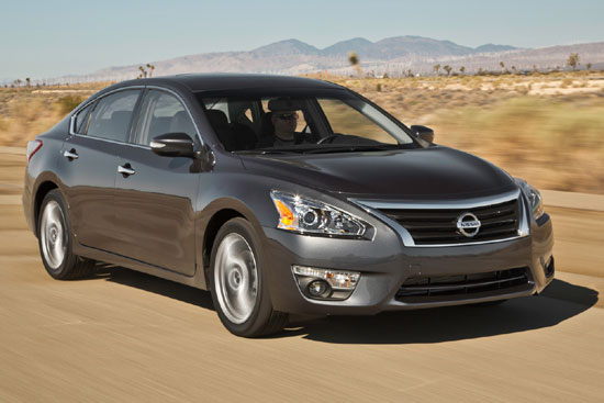 2013 Nissan Altima - Ảnh: Motortrend.