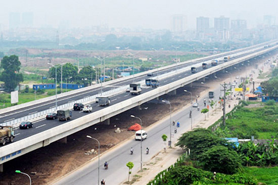 Đường tr&ecirc;n cao thuận tiện cho &ocirc; t&ocirc; xu&ocirc;i ngược... 