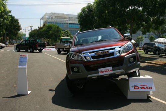 Isuzu D-Max phi&ecirc;n bản 2013
