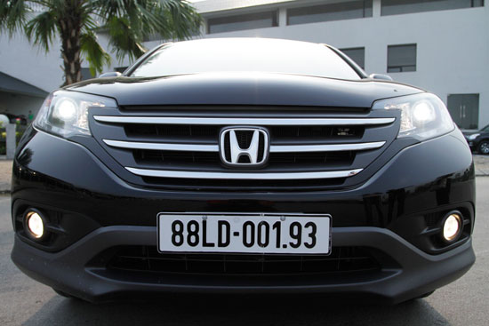 Phần mũi xe với thiết kế đặc trưng của Honda.