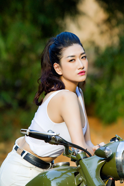 Những đường cong nóng bỏng bên xe off road và sidecar nhung duong cong nong bong ben xe off road va sidecar