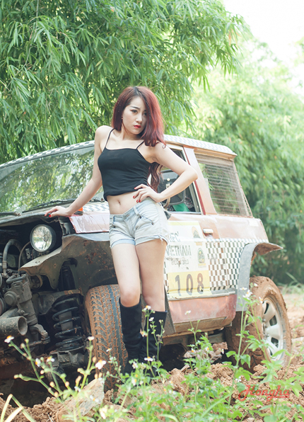 Những đường cong nóng bỏng bên xe off road và sidecar nhung duong cong nong bong ben xe off road va sidecar