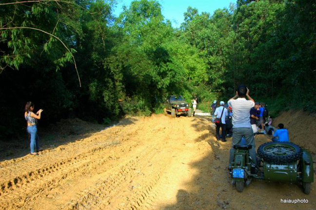 Những đường cong nóng bỏng bên xe off road và sidecar nhung duong cong nong bong ben xe off road va sidecar