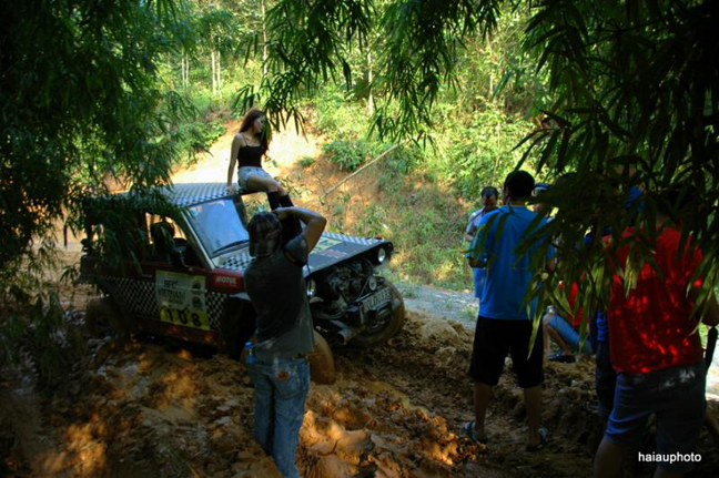 Những đường cong nóng bỏng bên xe off road và sidecar nhung duong cong nong bong ben xe off road va sidecar