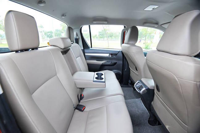 Toyota Hilux: câu chuyện của sự bền bỉ và thân thiện hiếm thấy toyota hilux cau chuyen cua su ben bi va than thien hiem thay