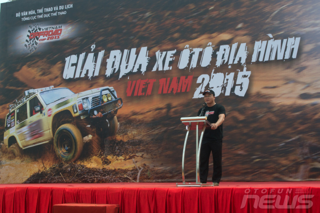 ngay dau voc 2015 ruc lua vauot at