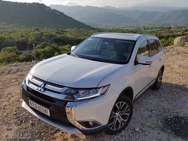 video kham pha nhanh mistubishi outlander 2016