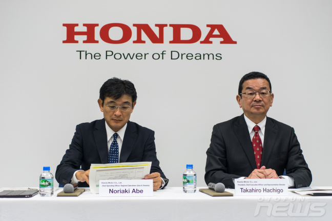 tokyo 2015 cung tro chuyen voi tan chu tich cua honda