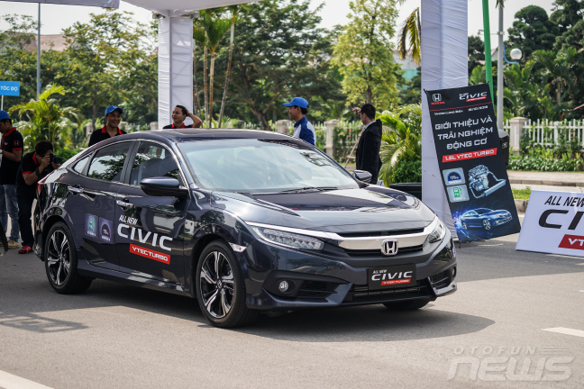 honda civic 2016 tim lai dam me