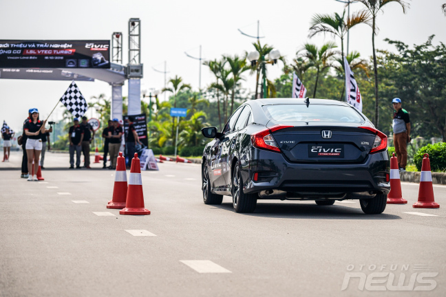honda civic 2016 tim lai dam me