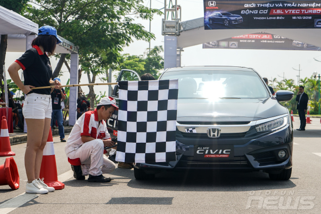 honda civic 2016 tim lai dam me