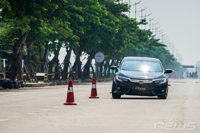 honda civic 2016 tim lai dam me